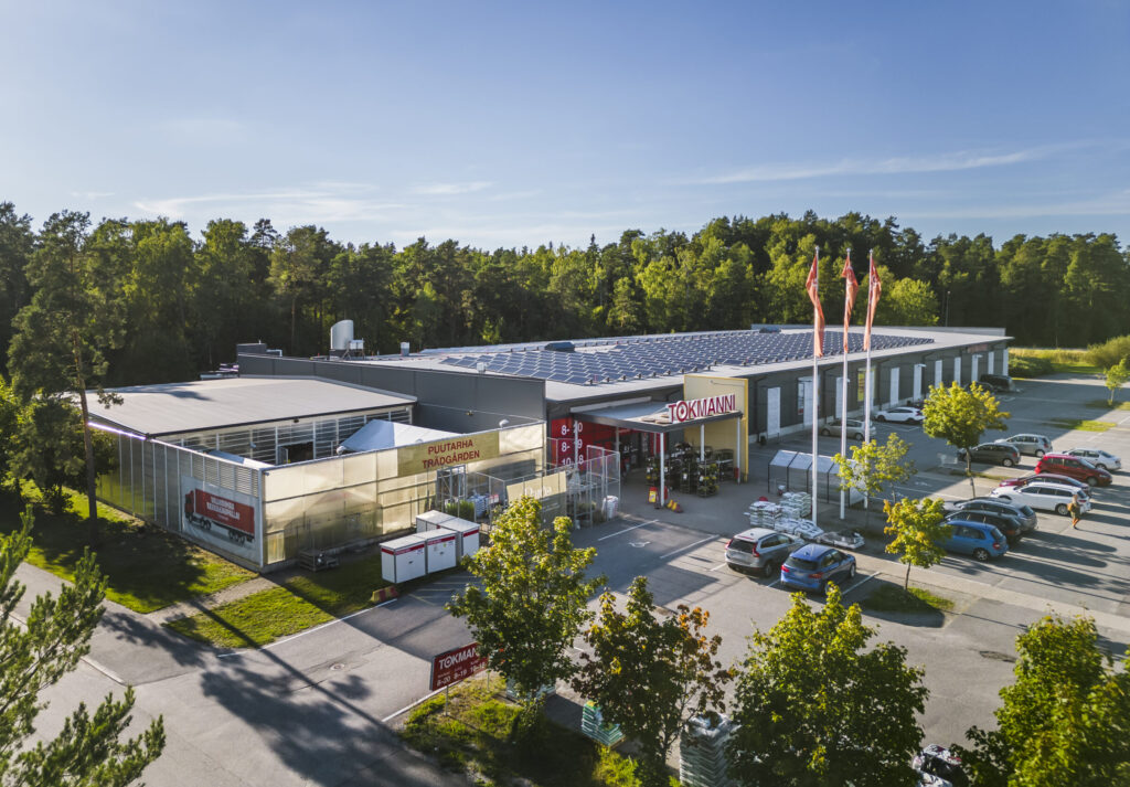 The Tarjouskulma retail property in Parainen, featuring the Tokmanni store.