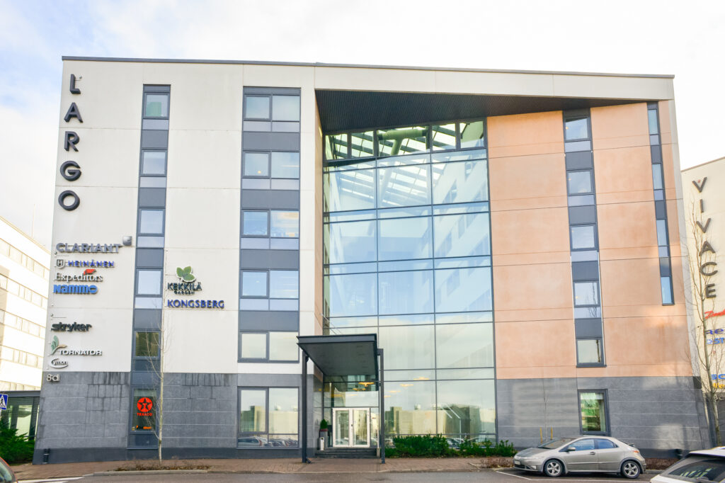 äyritie 8 julkisivu