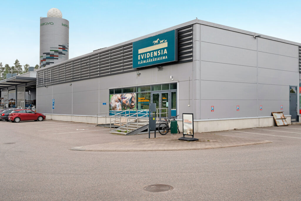 alikeravantie toimitilan julkisivu