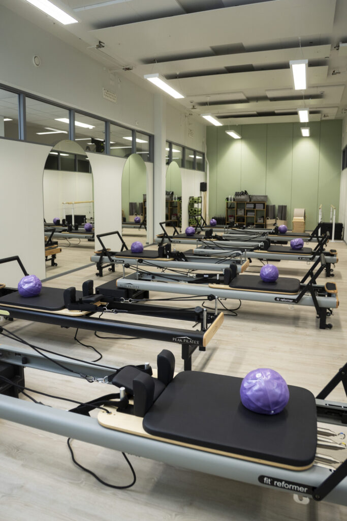 Valmennusstudio Vireen sisätilat ja reformer-pilateslaitteet